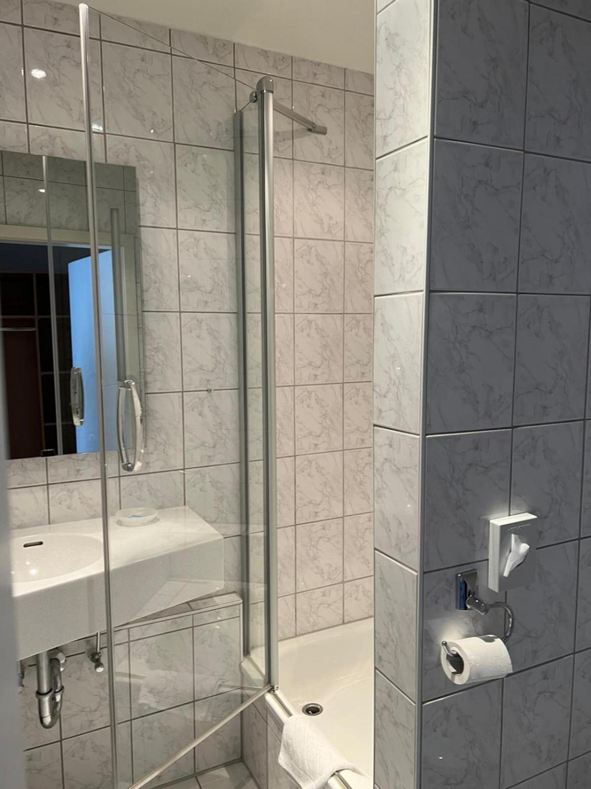 Hotel Baeren Villingen-Schwenningen Szoba fotó